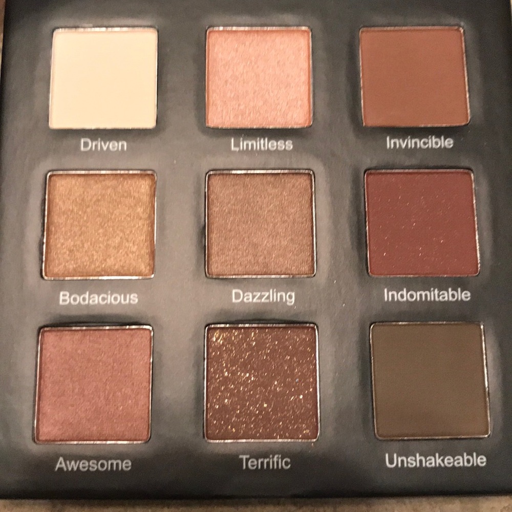 Real Her playbook shadow palette 💕